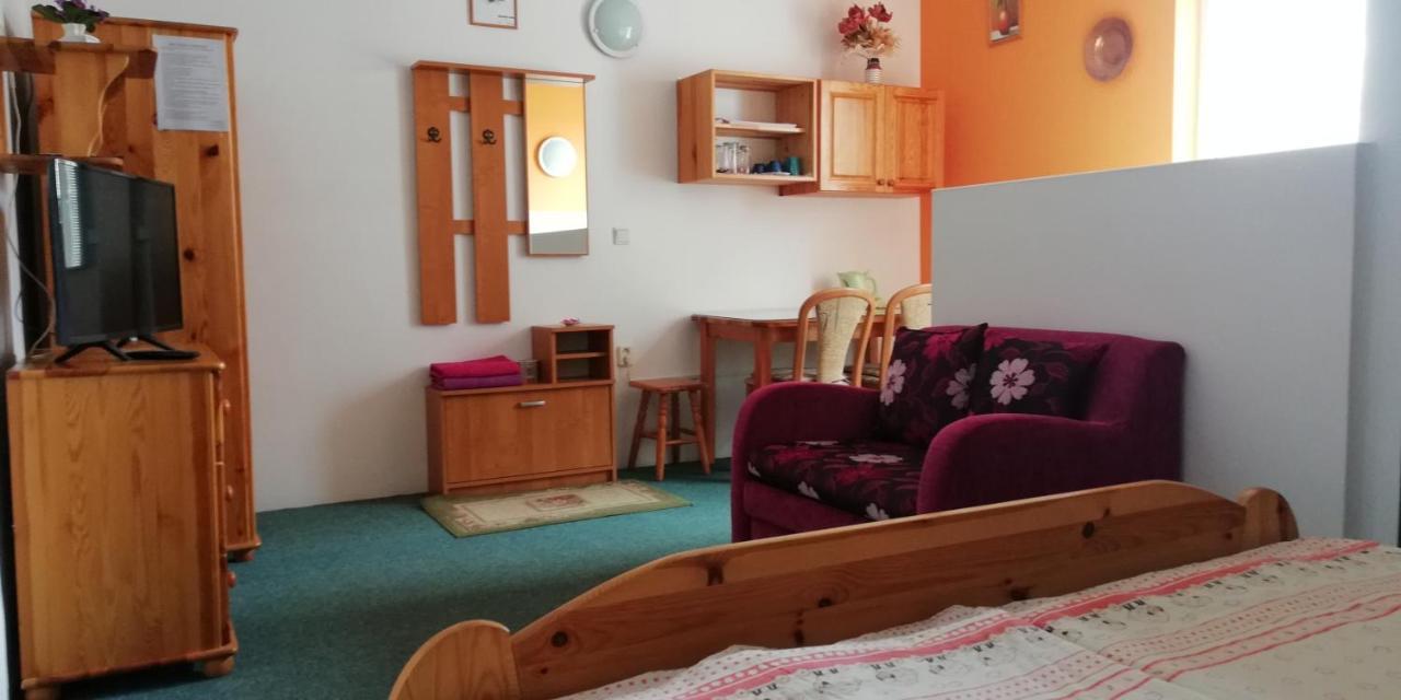 Hotel Zeleny Dom à Bojnice Extérieur photo